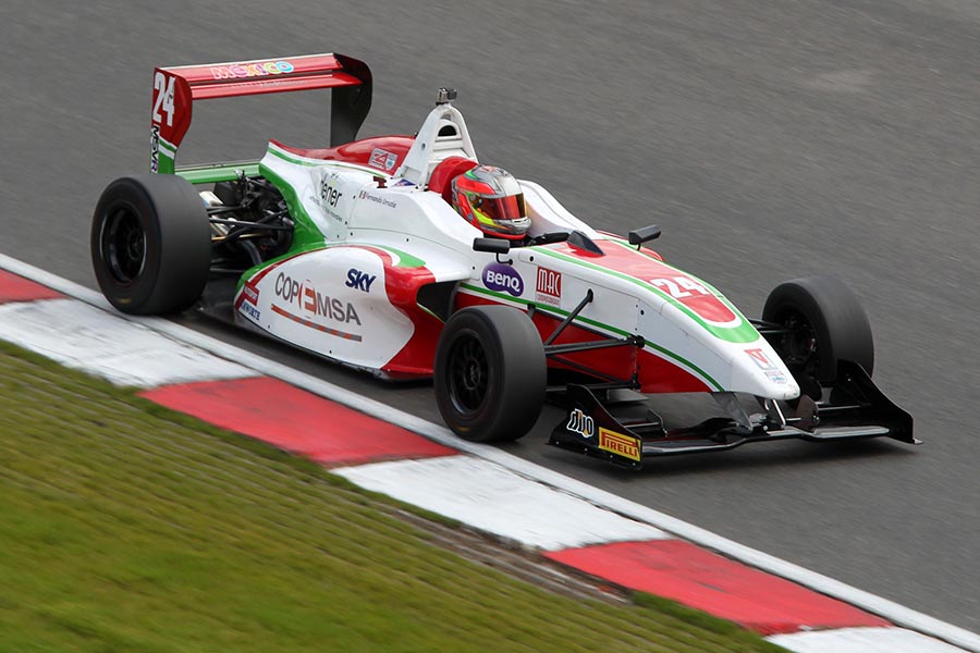 Fernando Urrutia en el top-3 de prácticas libres en Brands Hatch
