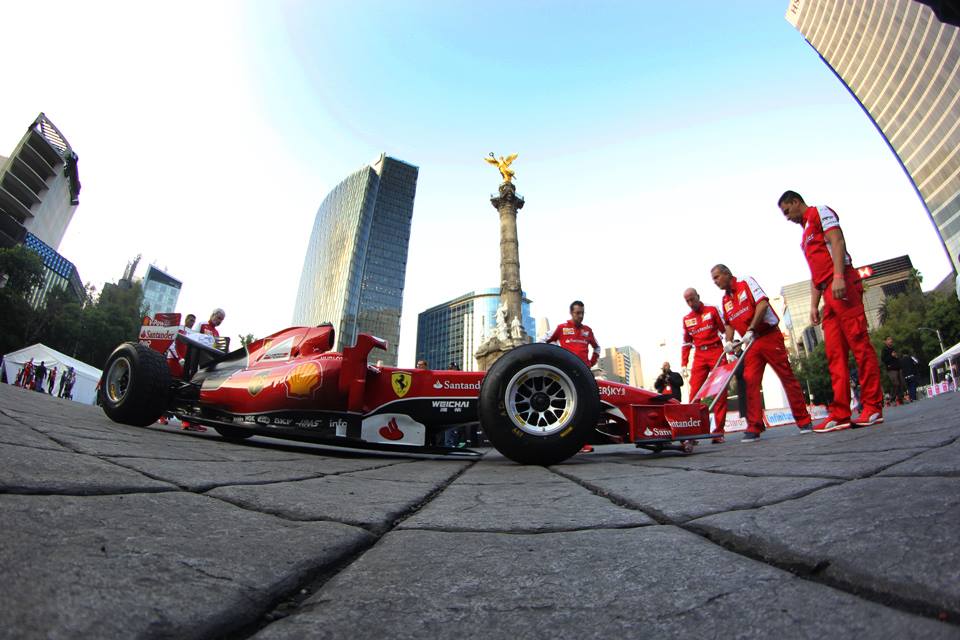 Esteban Gutiérrez y Scuderia Ferrari conquistan la Ciudad de México