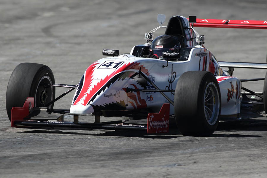 Micky Huidobro de Molotov correrá en la Formula Panam en Qurétaro
