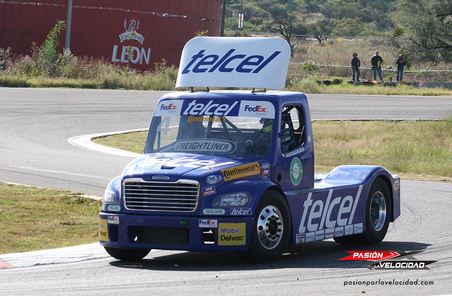 Ricardo Pérez De Lara en Top 5 de los V8 y 3º en Tractos