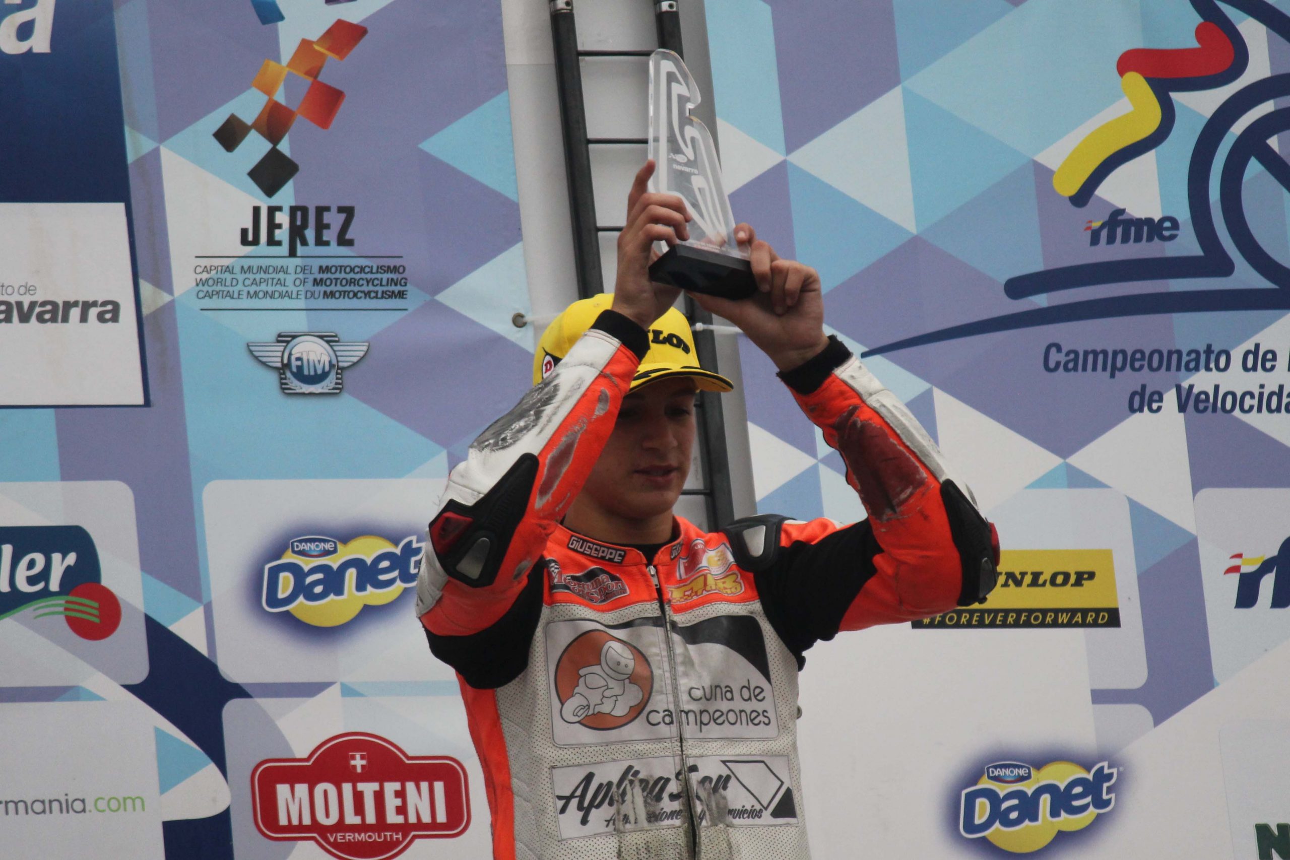 La Cuna de Campeones cierra el CEV con dos podios y el subcampeonato de Moto3