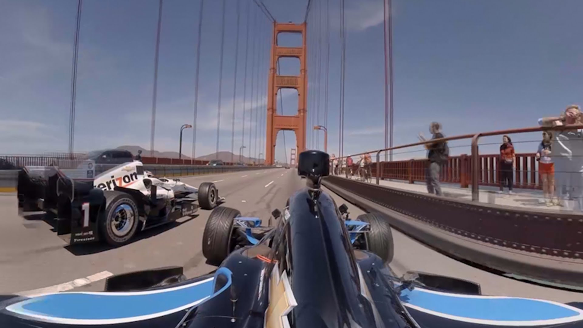 Un IndyCar en el Golden Gate Bridge