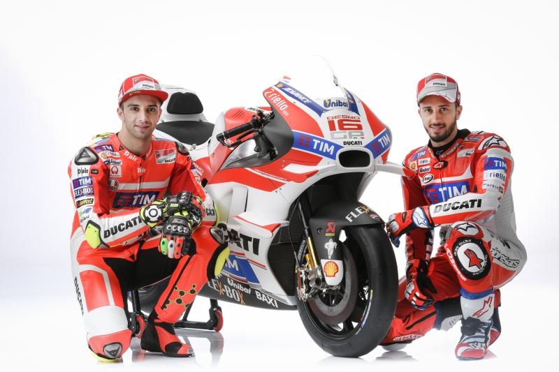 Ducati presenta su equipo de fábrica para Moto GP 2016