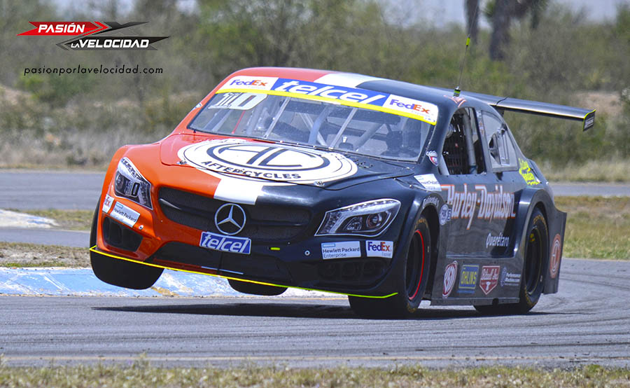 Rubén Rovelo imparable se lleva la pole en los Súper V8 en Monterrey