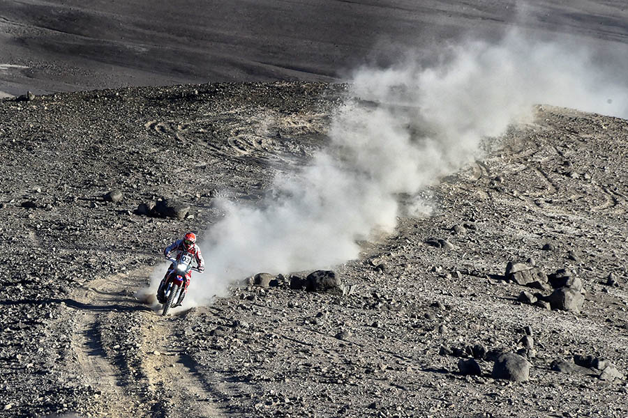 Toby Price gana la etapa 2 del Atacama Rally, y Quintanilla es penalizado