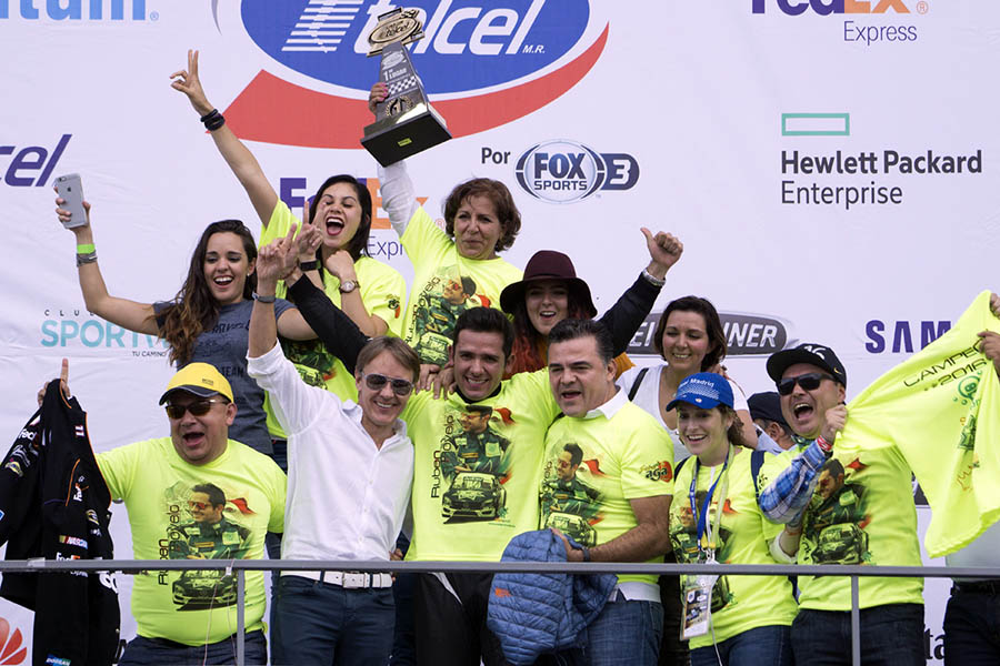 Rubén Rovelo campeón de los Súper V8 en un final cardiaco