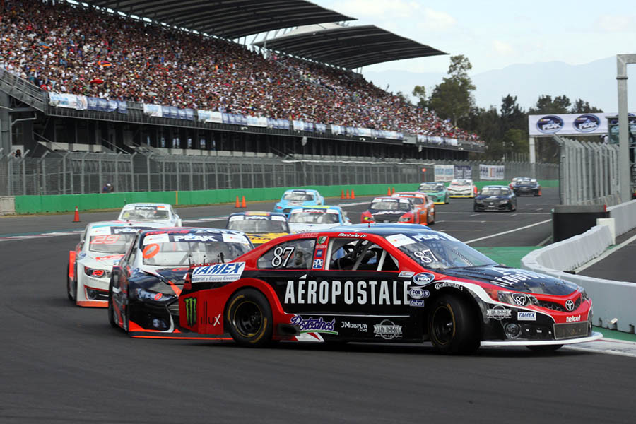 Carrera accidentada para Luis Felipe Montaño en el regreso de NASCAR PEAK México