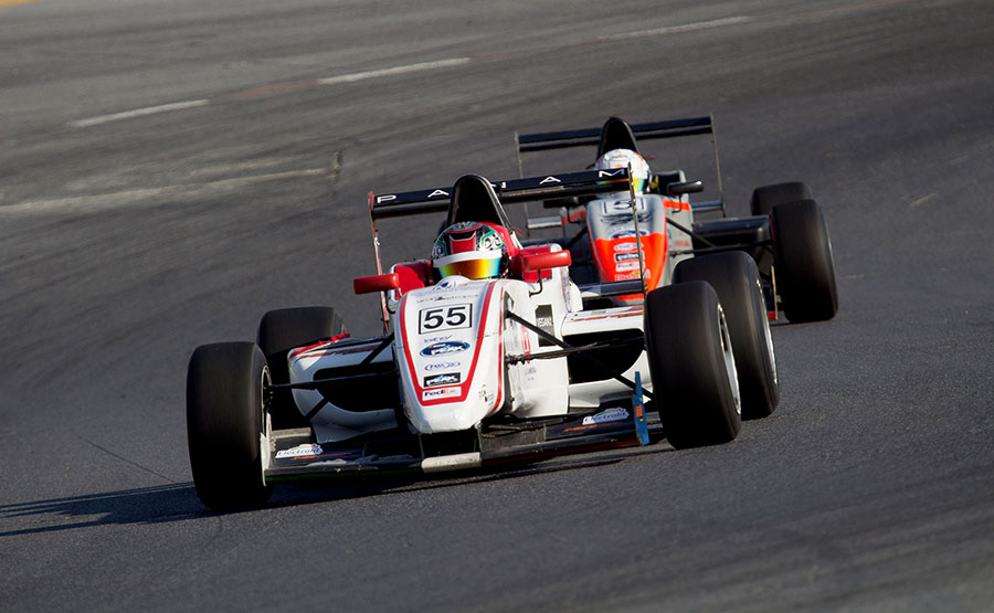 Luis Alfonso Pérez gana de forma espectacular en la Fórmula Panam