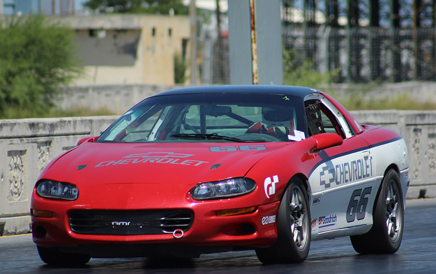 Llega el Camaro Mustang Challenge a la pista del Autódromo Hermanos Rodríguez