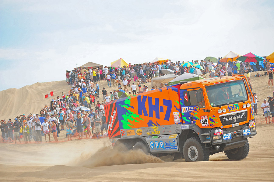Jordi Juvanteny arranca su 26º Dakar con paso firme