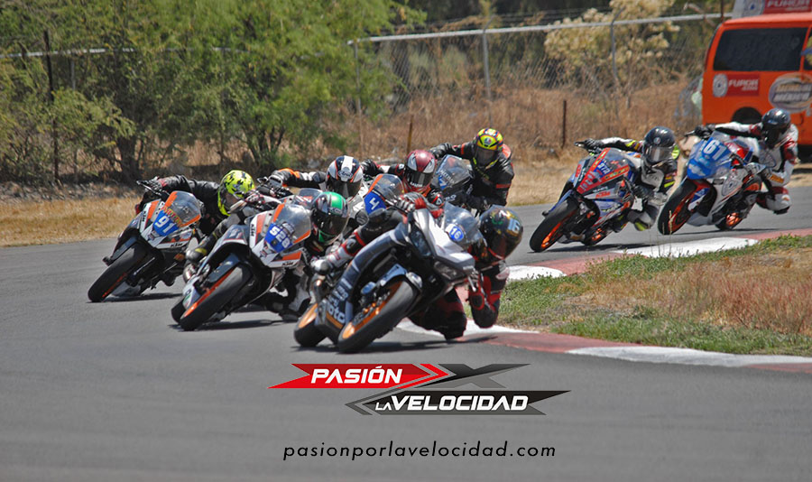 Video Blog 16 PXLV 2018 Fecha 2 Racing Bike México carrera SuperSport 300 Autódromo León