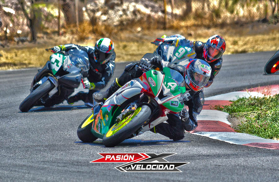 Video Blog 17 PXLV SuperStock 600 fecha 2 Racing Bike México 2018 Autódromo León