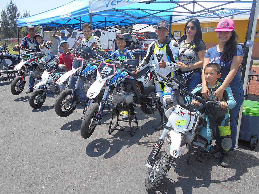 Emocionantes competencias en Superbike Junior en Iztapalapa