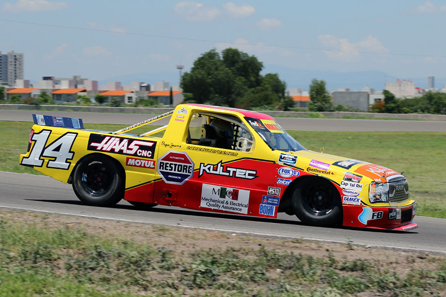 Alejandro de Alba se lleva la Pole Position de NASCAR TRUCKS en Querétaro