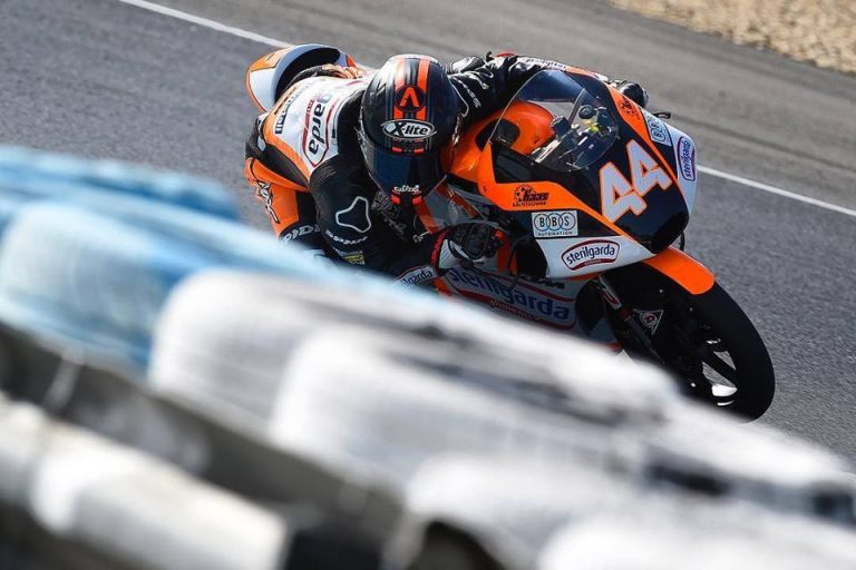 Arón Canet domina la segunda jornada de Moto3™ en Jerez