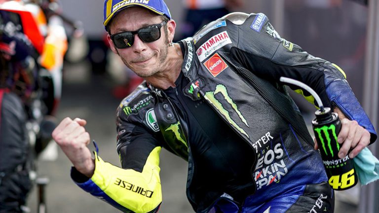 Rossi vuelve a ‘doctorarse’: 24 años en el podio