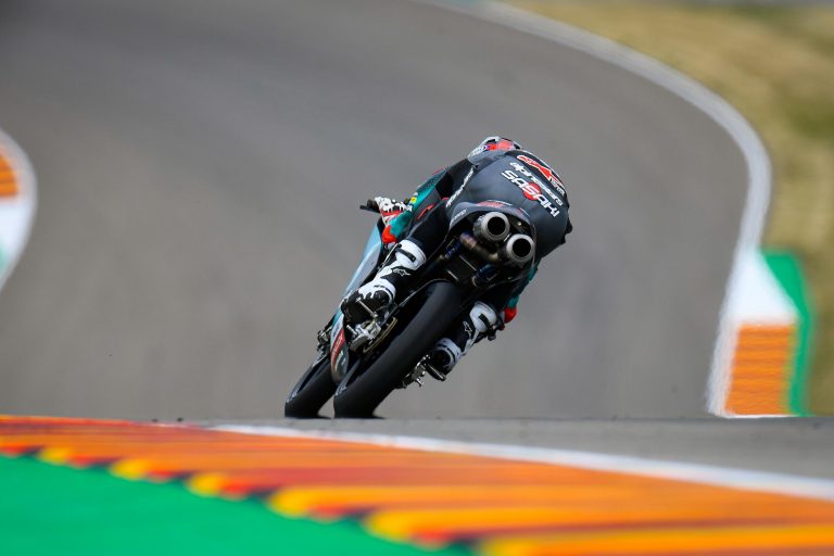 Sasaki toma el mando; Fernández y Ramírez siguen arriba #Moto3 #GermanGP