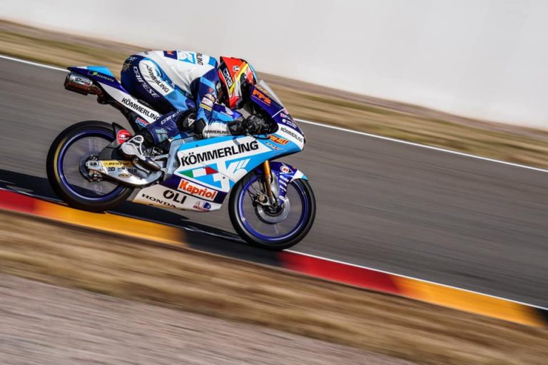 El argentino Gabri Rodrigo reina en una FP2 caótica de #Moto3 #CzechGP