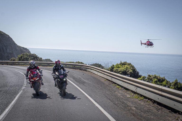 Las Yamaha y el cielo centran los focos en Phillip Island
