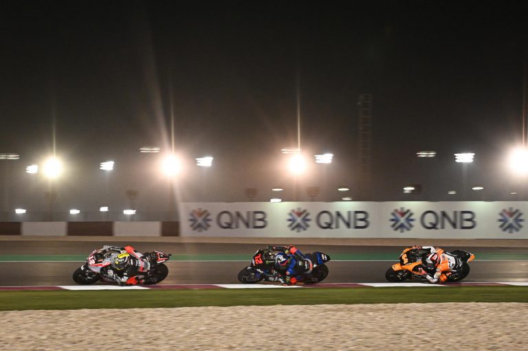 Un arranque con todas las luces en el GP de Qatar
