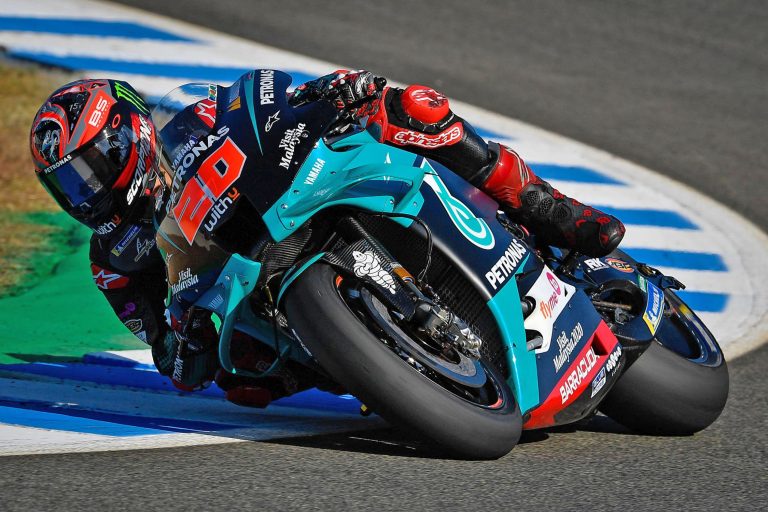 Quartararo hace la ‘pole’ y Yamaha redobla su reto a Márquez