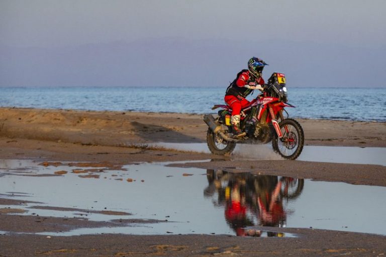 El Monster Energy Honda Team encabeza el rally Dakar en su recta final