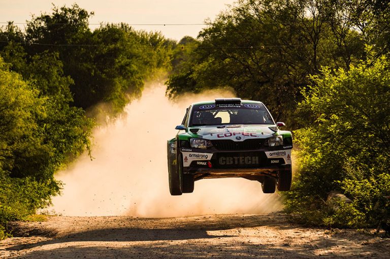 Jorge Martínez triunfa y es el primer chileno en ganar una fecha del Rally Argentino