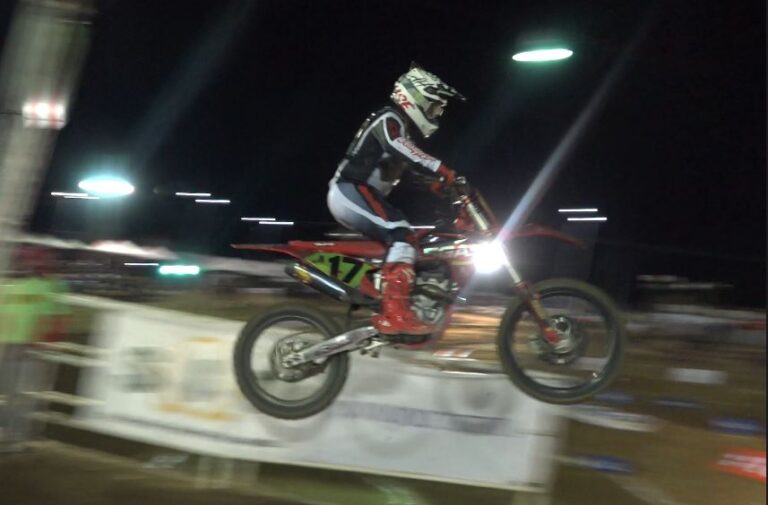 VIDEO: David García GANA El Motocross Nocturno en Fresnillo 2023