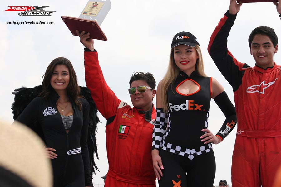 Alexis Carreño sorprende con la victoria en la Formula 1800