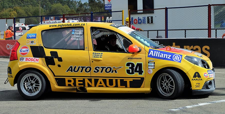 Auto Stok Team a ratificar liderato del Renault Sandero en el TC2000
