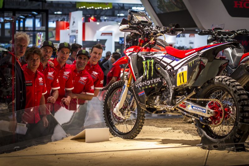 El nuevo Monster Energy Honda Team destaca en el Salón EICMA de Milán