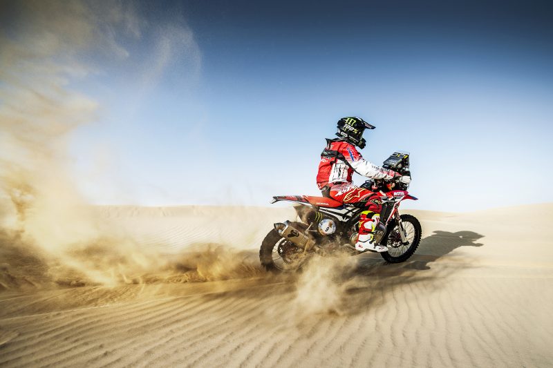 Primer contacto del Monster Energy Honda Team con las dunas de Liwa