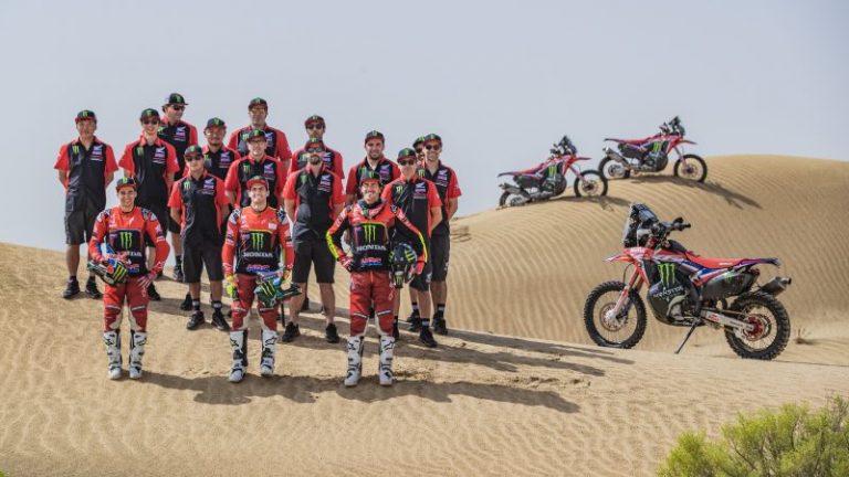 Sólo falta el pódium de salida: todo preparado para el Abu Dhabi Desert Challenge