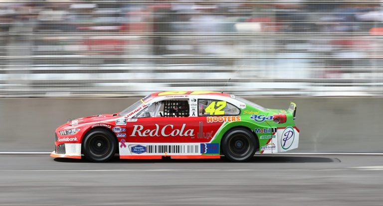 Juan Manuel González conquista Puebla en NASCAR Challenge