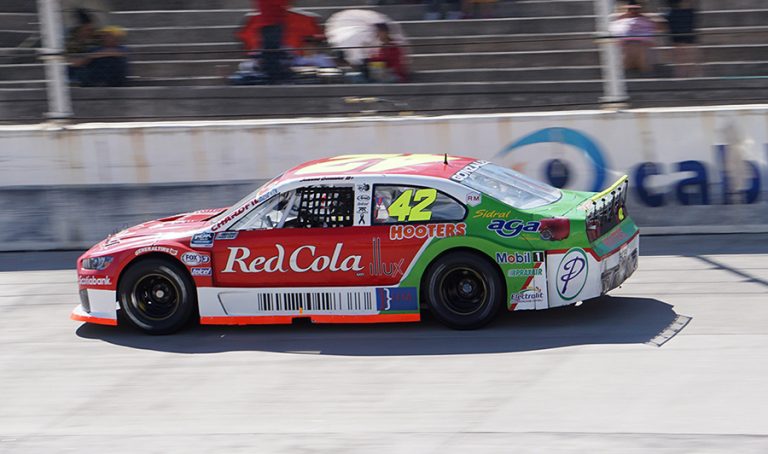 Juan Manuel González cuarta victoria del año en NASCAR Challenge