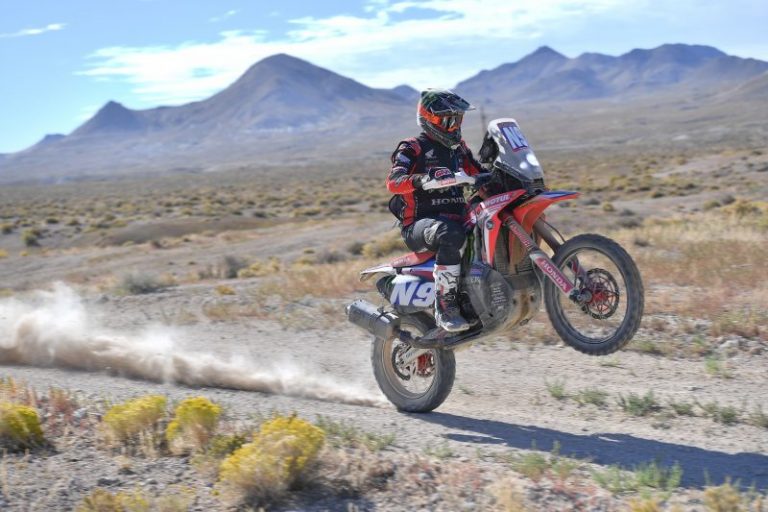 Ricky Brabec vuela en el desierto de Nevada para adjudicarse su tercer Vegas To Reno