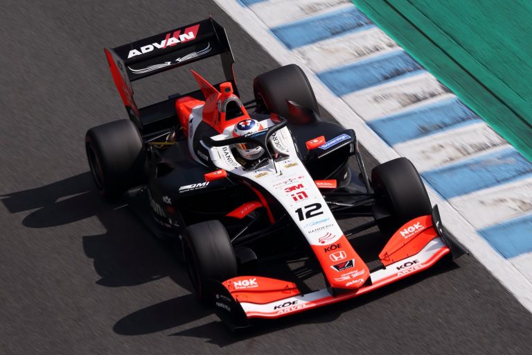 Desafiante debut de Tatiana Calderón en el inicio de temporada de la Súper Fórmula Japonesa
