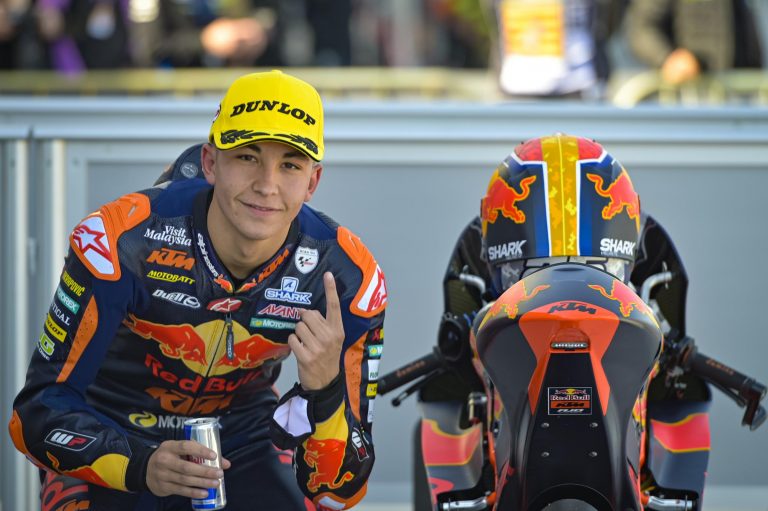 Raúl Fernández logra su cuarta ‘pole’ ante Vietti y Arenas #Moto3 #AragonGP