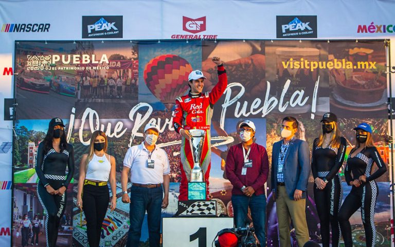 Salvador De Alba Jr campeón de NASCAR México 2021