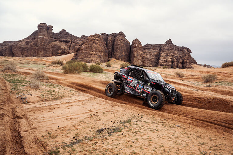 Los pilotos colombianos superan la primera mitad del Rally Dakar 2023